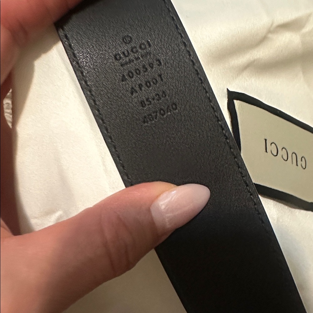 Gucci Black Belt with Gold GG Emblem - Picture 2 of 10